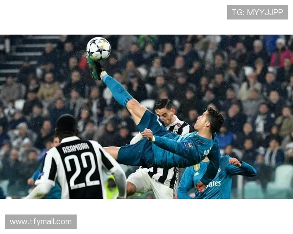 塞梅多传中C罗错失良机做出遗憾手势只差一点就能进球