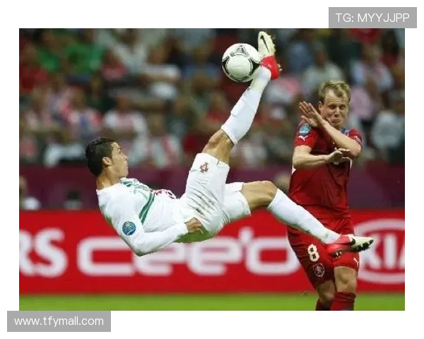 过年欢乐夜摩根感叹精彩时刻C罗再展绝技倒钩进球引热议